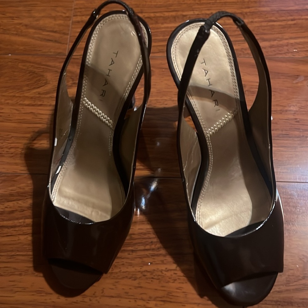 Tahari patent leather heels - Picture 4 of 5